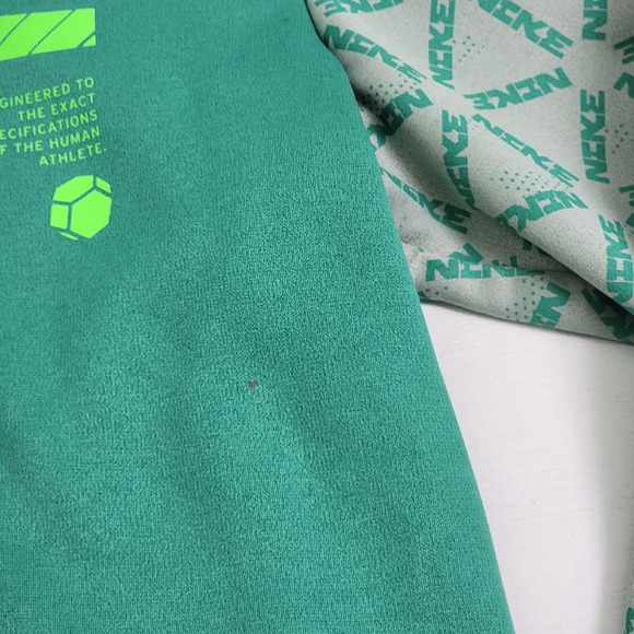 NIKE Therma-Fit Men's Sz‎ S Hoodie Pullover Green Volt DD1762-350 EUC - Picture 5 of 12